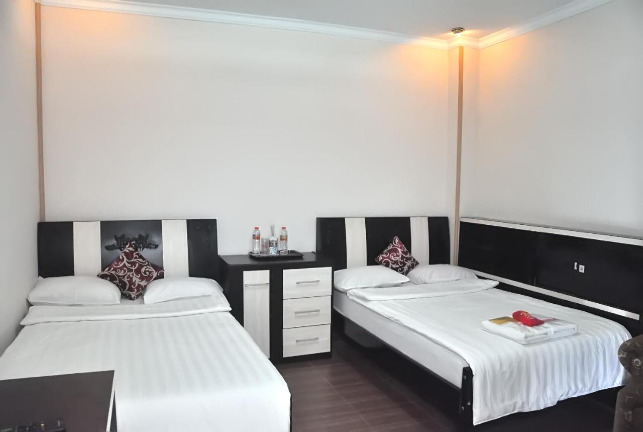 New Merdeka Hotel Jembel Buitenkant foto