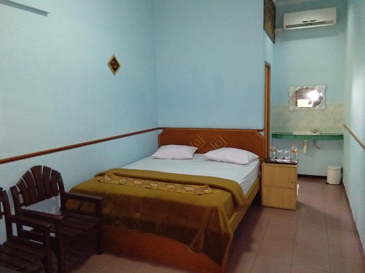 New Merdeka Hotel Jembel Buitenkant foto