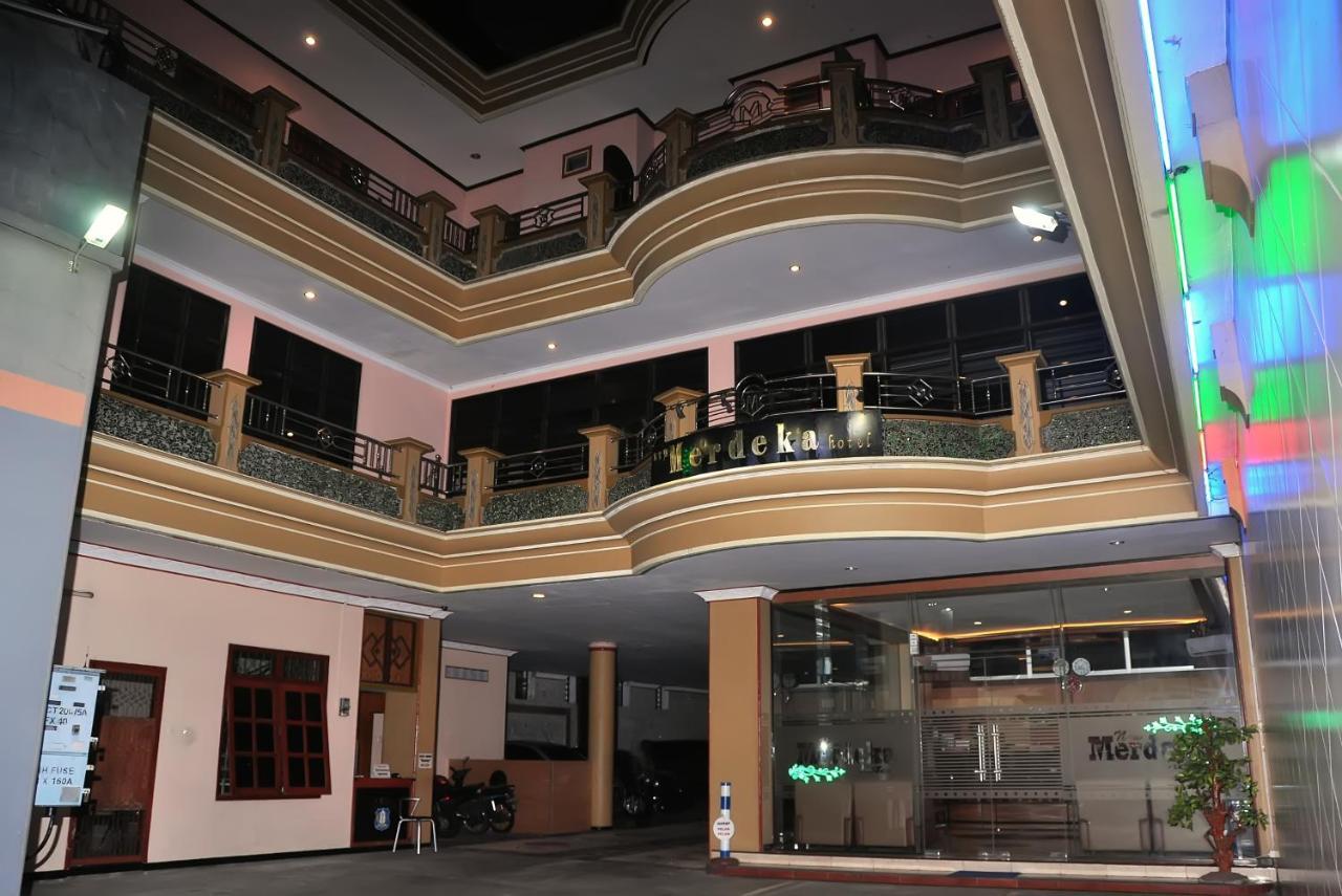 New Merdeka Hotel Jembel Buitenkant foto